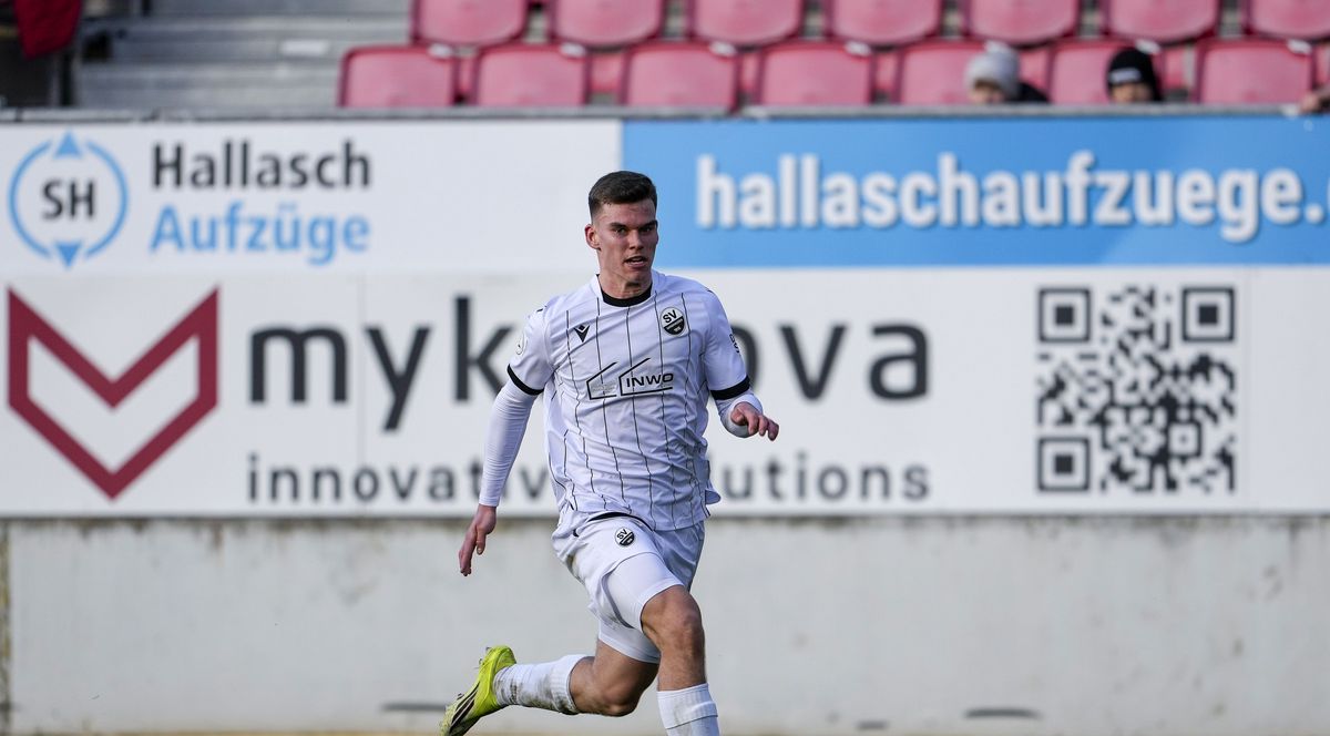 Test match against SpVgg Greuther Fürth II at the Hardtwald Stadium