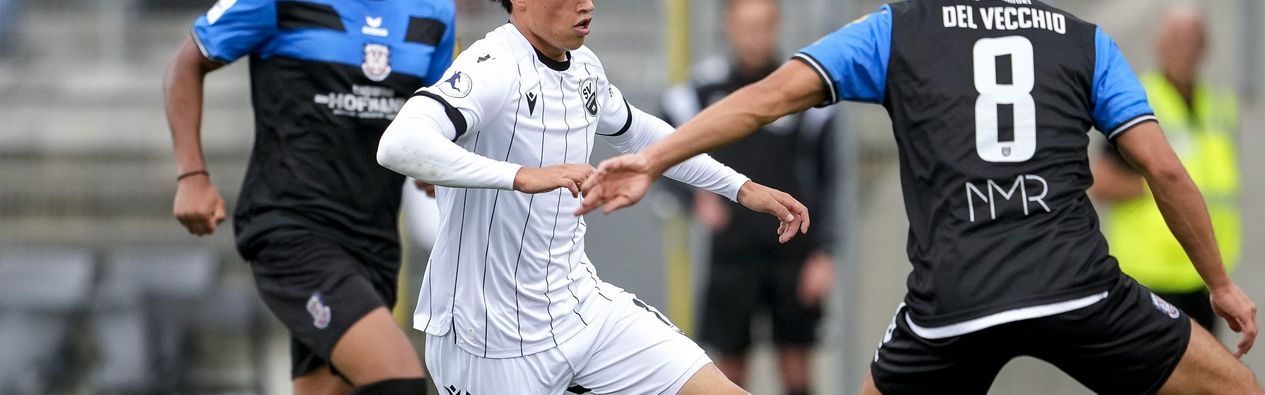 Luca De Meester im Dribbling