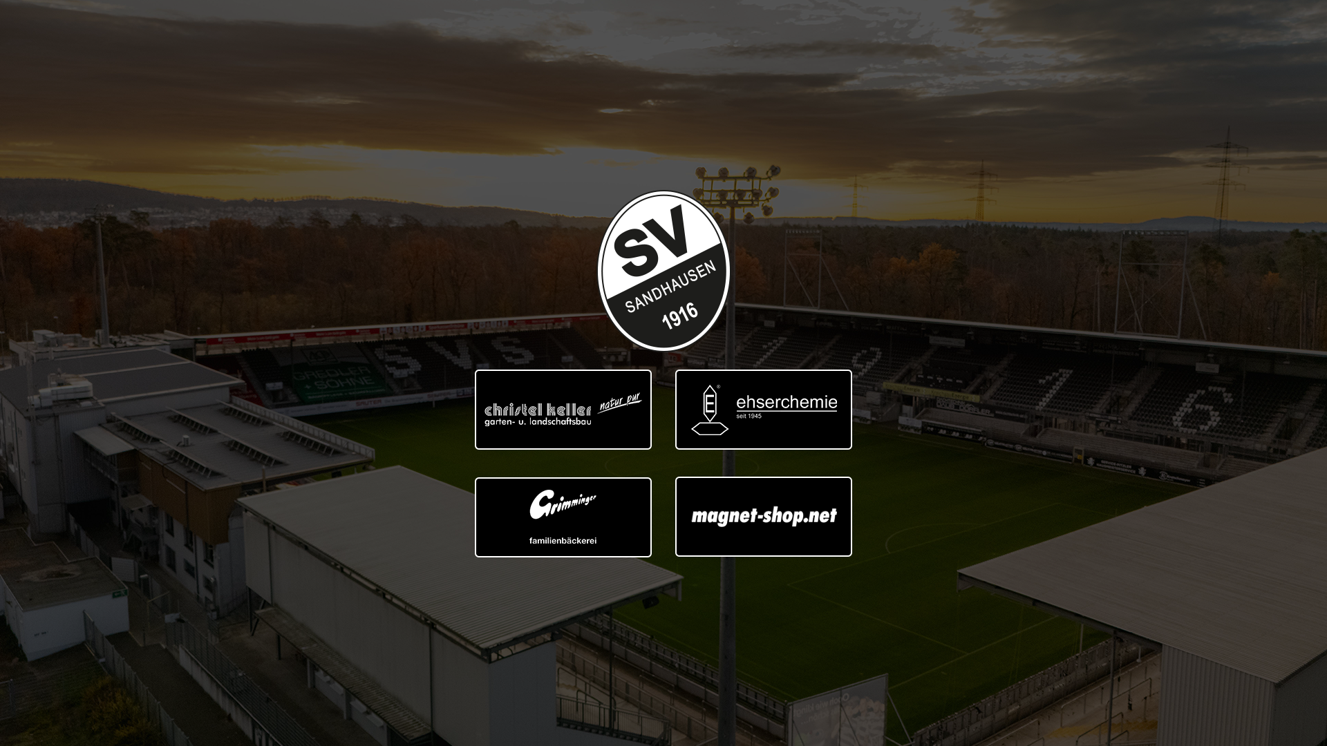 Magnet-Shop.net, die Bäckerei Grimminger, Ehserchemie sowie die Firma Keller aus Bühlertal setzen ihr Engagement fort und bleiben als wichtige Partner ein Teil der SVS-Familie, das Bild zeigt die vier Logos gemeinsam mit dem SVS-Logo vor einer abgedunkelten Aufnahme des Stadions am Hardtwald